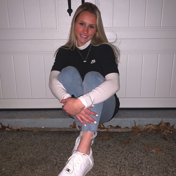 Meet your Posher, Kayla - Picture 1 of 1